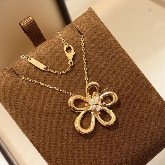 Van Cleef & Arpels VCA Smooth Full Diamond Flower Necklace