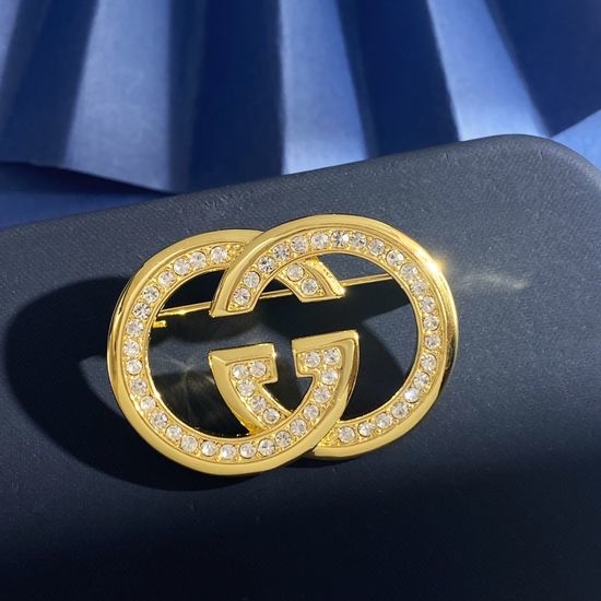 Gucci Diamond Inlaid Slim Letter Brooch