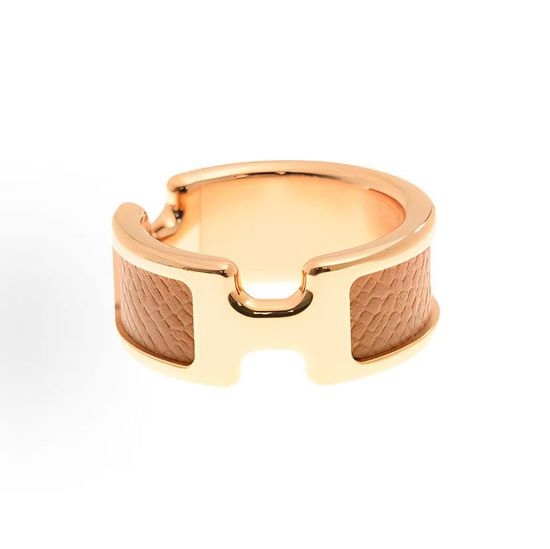 Hermes Delicate Elegant Ring with Gentle Design