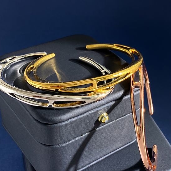 Hermes Pig Nose Hollow C-Shaped Open Bangle