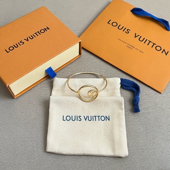 Louis Vuitton LV High Quality Plated Gold Bangle