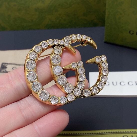 Gucci Rhinestone Retro Brooch Suitable for Daily Wear