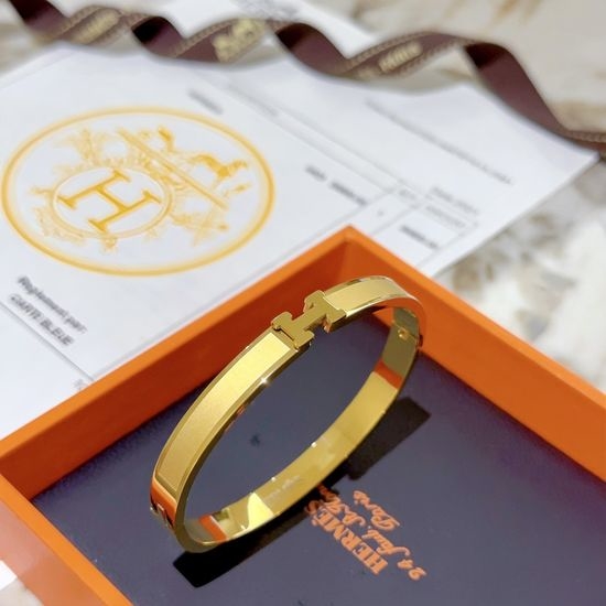 Hermes Classic Gold-Plated Bangle