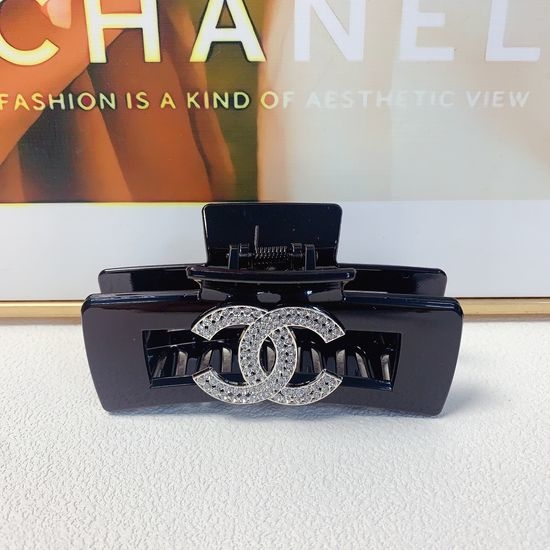 Chanel Rhinestone Claw Clip With Gift Box