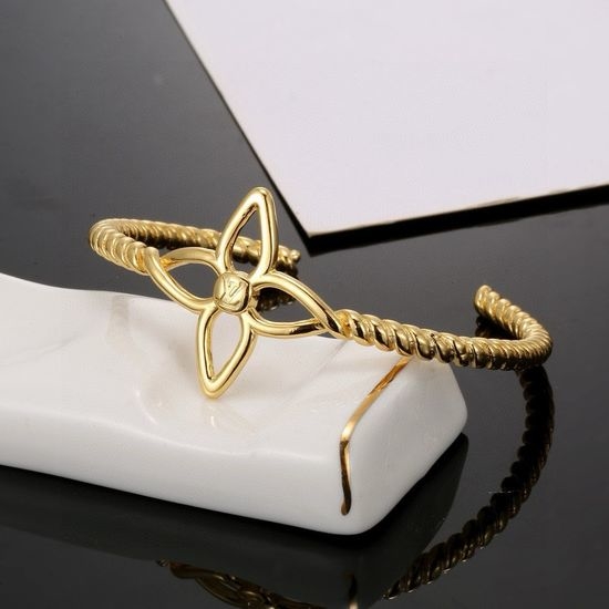Louis Vuitton LV Open Clover Bracelet Hollow Polished Classic Versatile Jewelry