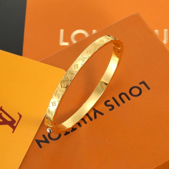 Louis Vuitton LV Hollow Clover Bracelet Polished Classic Versatile Jewelry