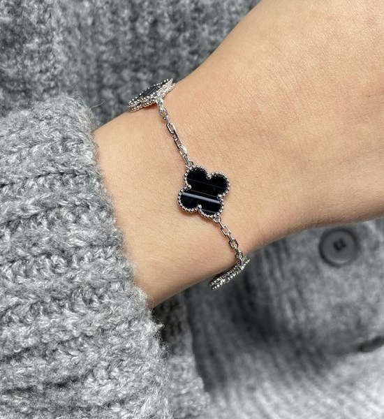 Van Cleef & Arpels VCA Onyx Clover Bracelet Elegant Design