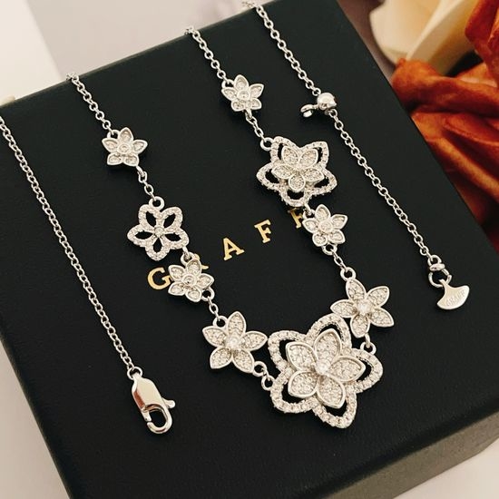 Graff Hollow Plum Necklace Delicate Fashion Jewelry