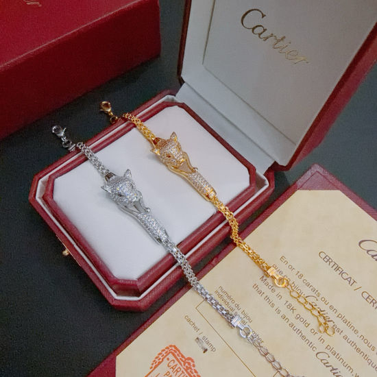 Cartier Classic V-gold Bracelet Exquisite Craft