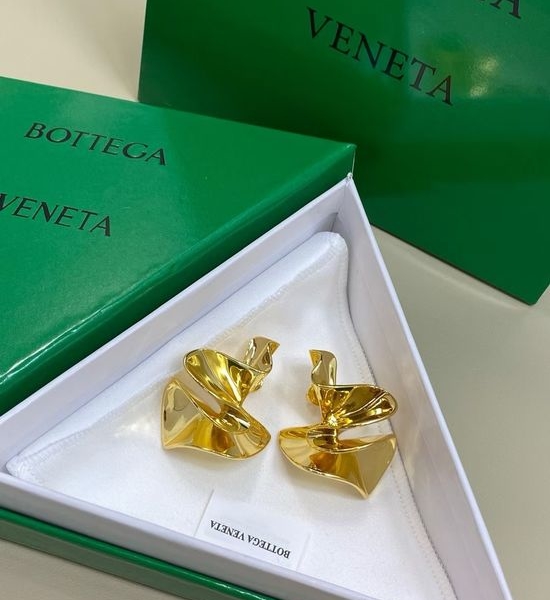 Bottega Veneta BV Twisted Silver Minimalist Stud Earrings