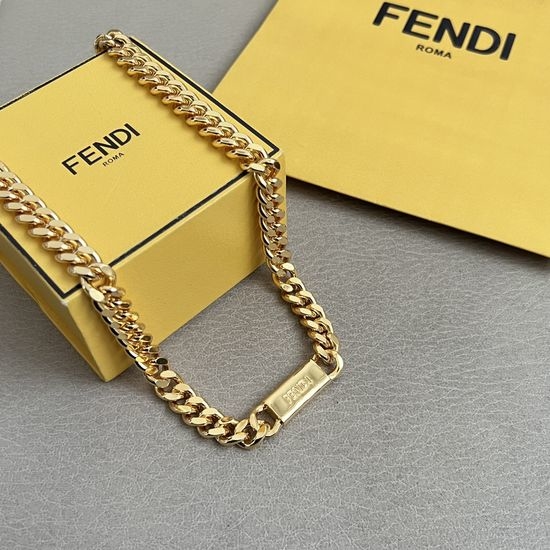 Fendi Minimalist Elegant Daily Necklace