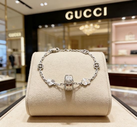 Gucci Classic Logo Bracelet