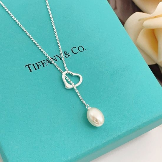 Tiffany & Co. Pearl Heart Design Adjustable Necklace