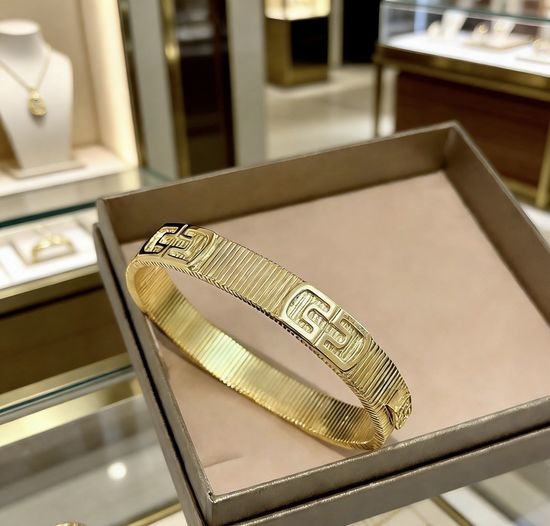 Bvlgari Paperclip Shaped Polished Bangle