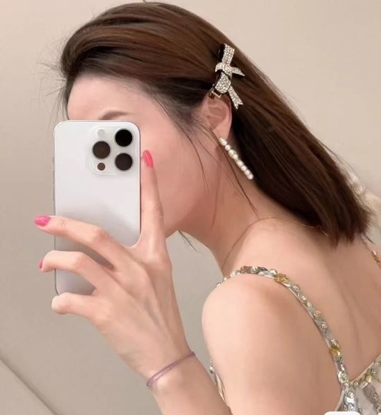 Valentino Minimalist All-match Hair Clip