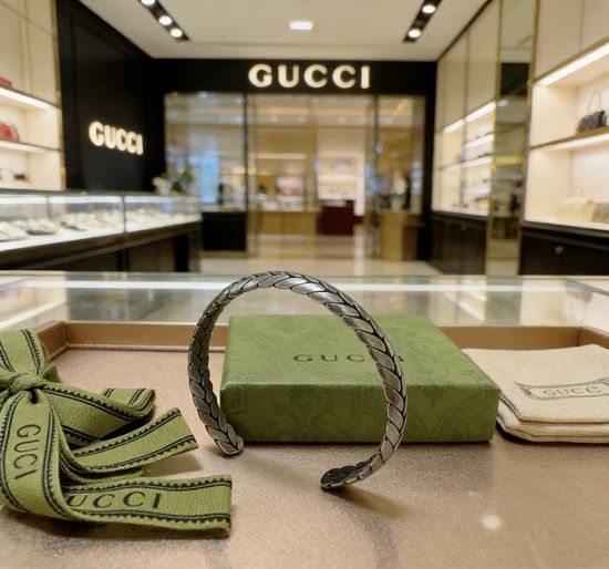 Gucci Vintage Double G Wide Bangle