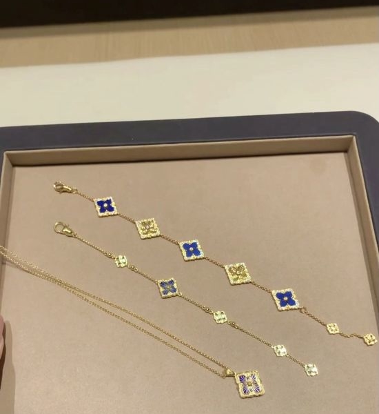 Buccellati Single Flower Theatre Gold Bracelet