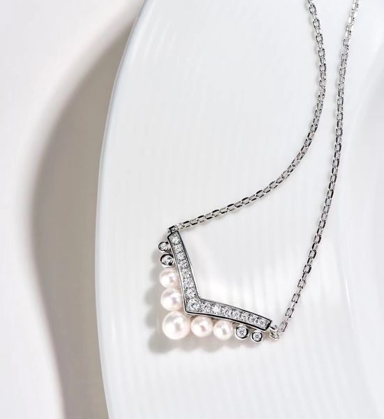 Chaumet Classic V-shaped Pearl Necklace