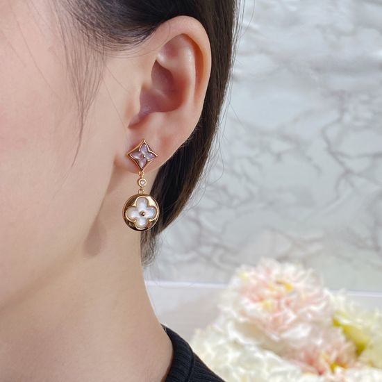 Louis Vuitton LV Mother of Pearl Flower Stud Earrings