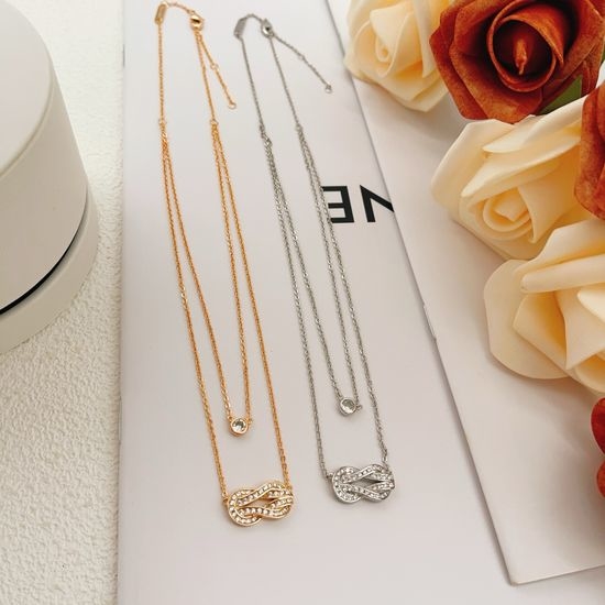 Fred Horseshoe Buckle Pendant Necklace