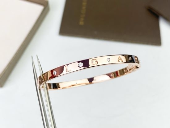 Bvlgari Diamond Inlaid Letter Logo Bangle