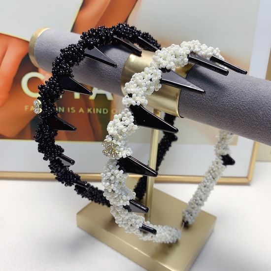 Chanel Beaded Non-slip Hair Hoop