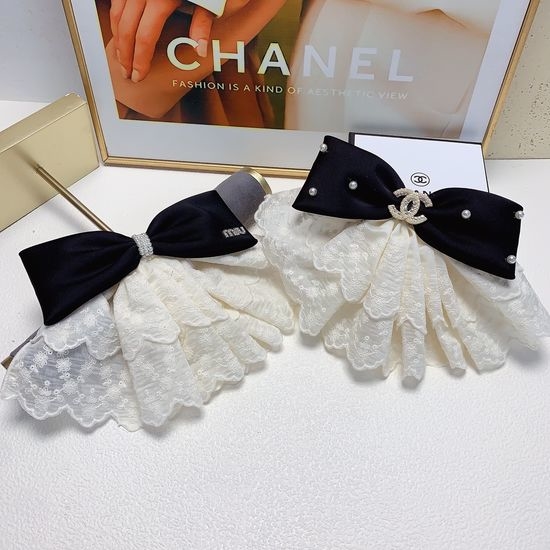 Chanel Lace Floral Spring Hair Clip