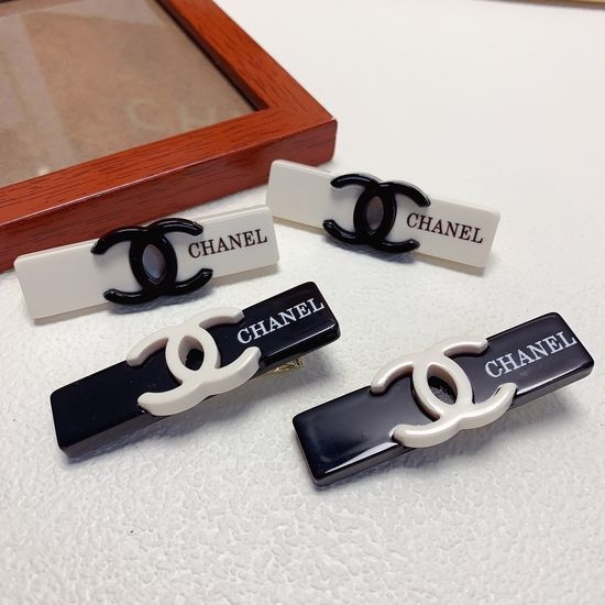 Chanel Acrylic Side Hair Clips Set