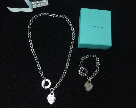 Tiffany & Co. Heart Clasp Thick Chain Necklace