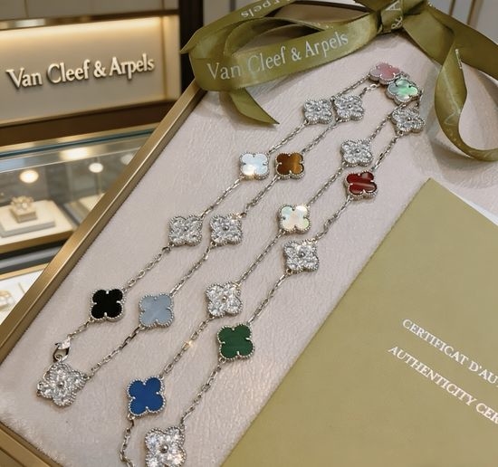 Van Cleef & Arpels VCA Colorful Floral Classic Fashion Necklace