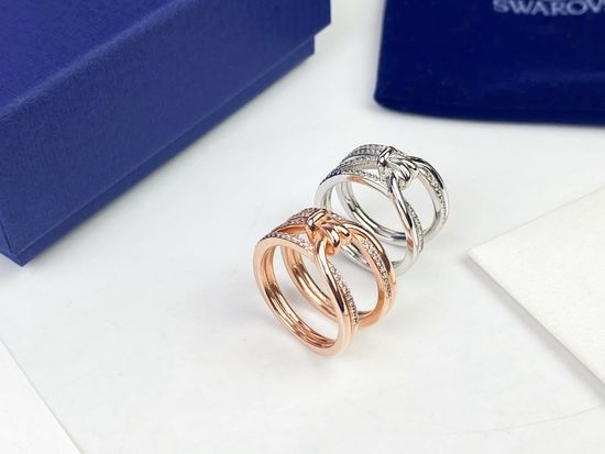 Swarovski Knot Design Shiny Ring