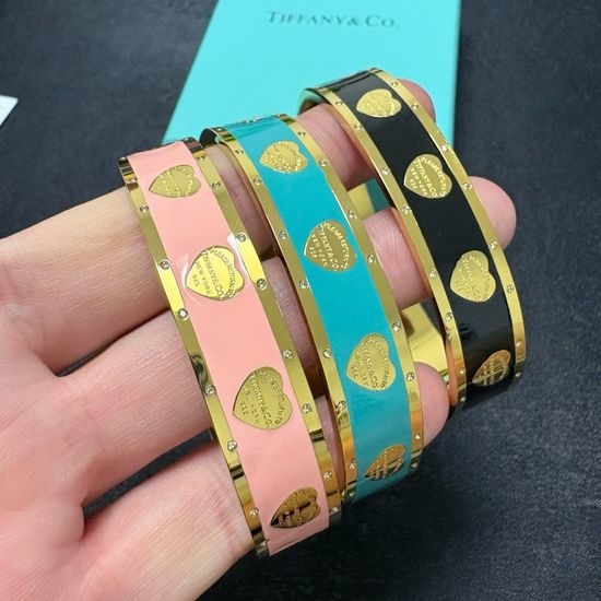 Tiffany & Co. Diamond Heart Bangle Elegant Jewelry