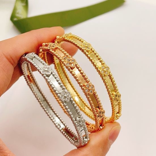 Van Cleef & Arpels VCA Classic Three Color Kaleidoscope Bangle