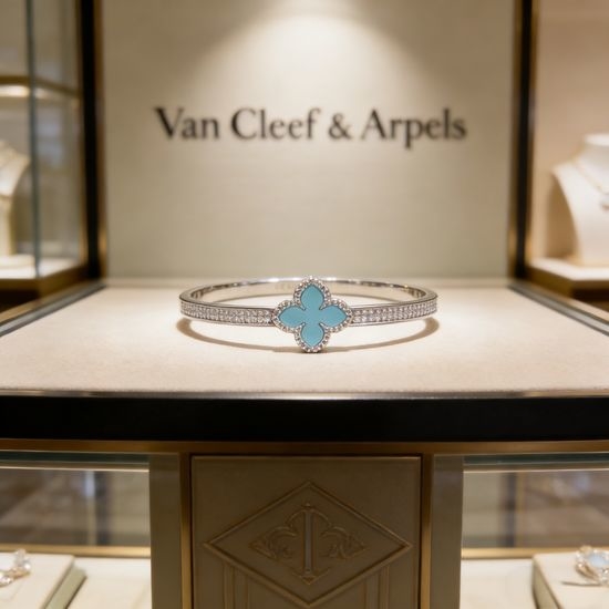 Van Cleef & Arpels VCA Full Diamond Four Leaf Clover Bangle