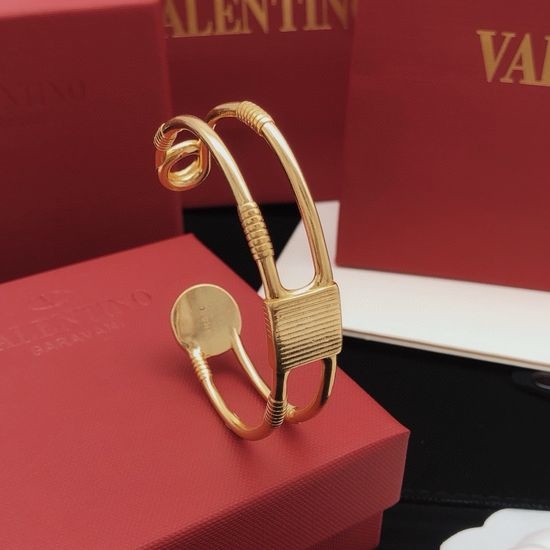 Versace Striped Decorative Daily Wear Bangle