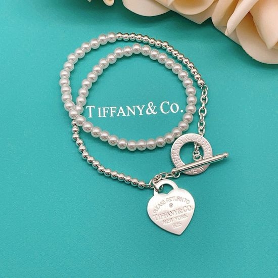 Tiffany & Co. Pearl Peach Shaped Pendant Necklace