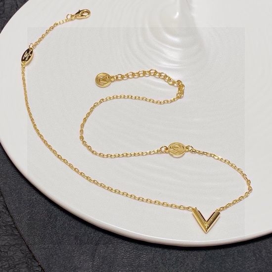Louis Vuitton LV Polished Gold Pendant Necklace