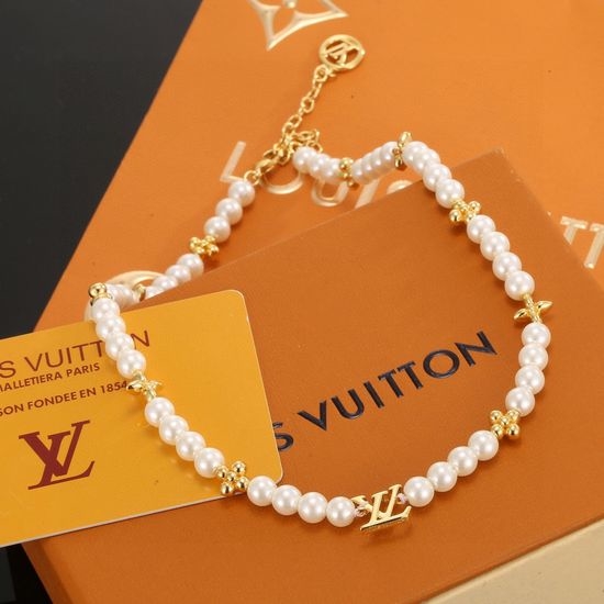 Louis Vuitton LV LV Classic Pearl Choker Necklace for Daily Wear
