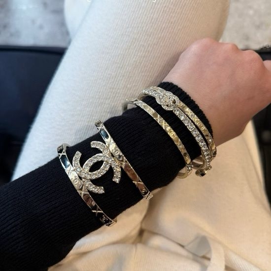 Chanel Diamond Carved Hollow Wide Bangle