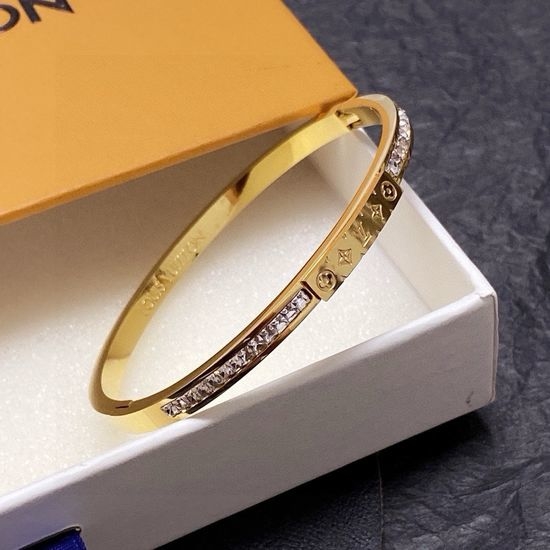 Louis Vuitton LV Classic Retro Delicate Engraved Bangle
