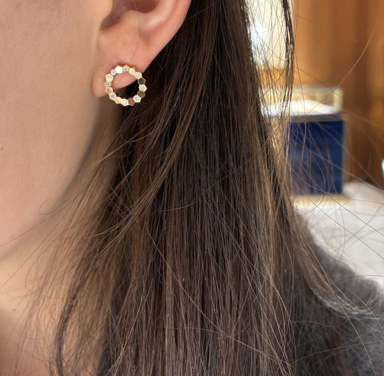 Chaumet Honeycomb Wreath Shiny Stud Earrings