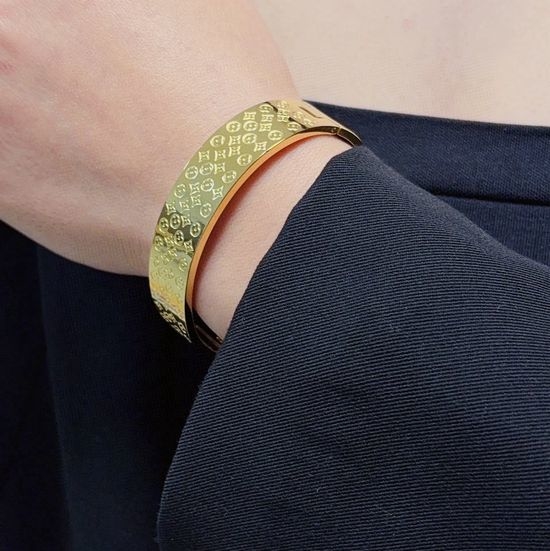Louis Vuitton LV Engraved Clover Wide Bangle