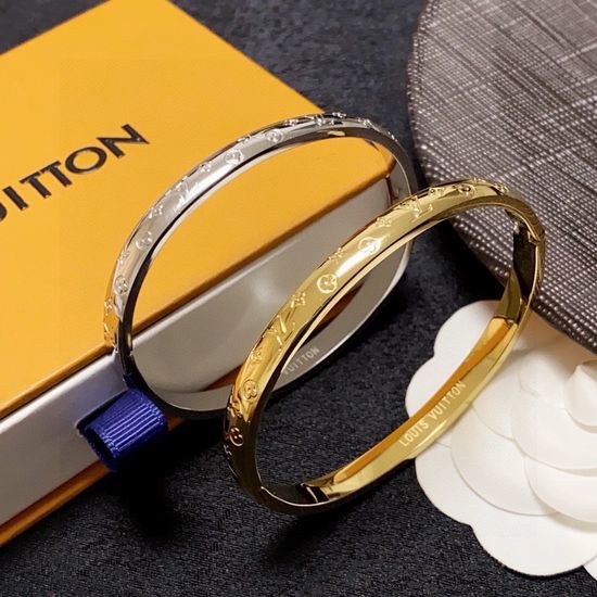 Louis Vuitton LV Minimalist Polished Daily Wear Bracelet