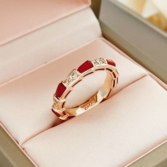 Bvlgari Elegant Snake Bone Ring With Stone
