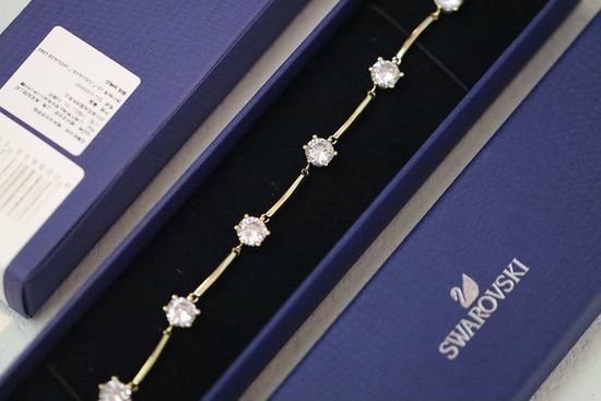 Swarovski Six Claw Single Diamond Bamboo Bangle