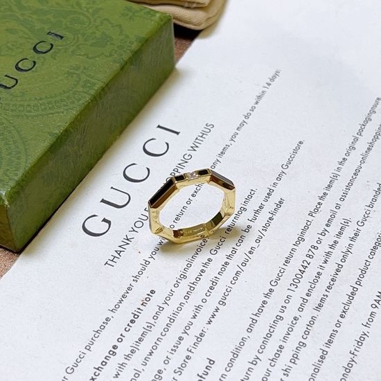 Gucci Enamel Glossy Classic Ring