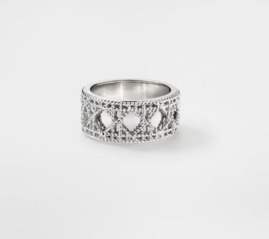 Christian Dior CD Elegant Lace Decorated Ring