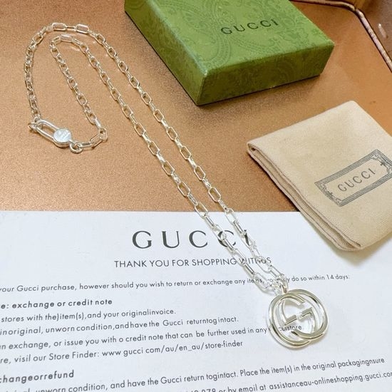 Gucci Classic Design Vintage Pendant Necklace