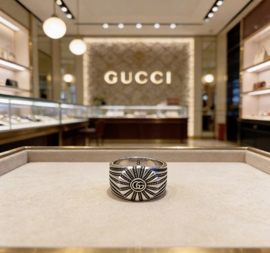 Gucci Handcrafted Polished Fashion Ring