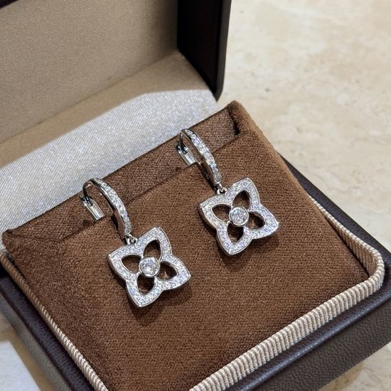 De Beers Hollow Lotus Single Diamond Earrings